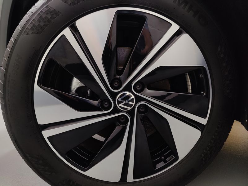 Used 2025 Volkswagen Taos SE AWD w/SunroofImage 25