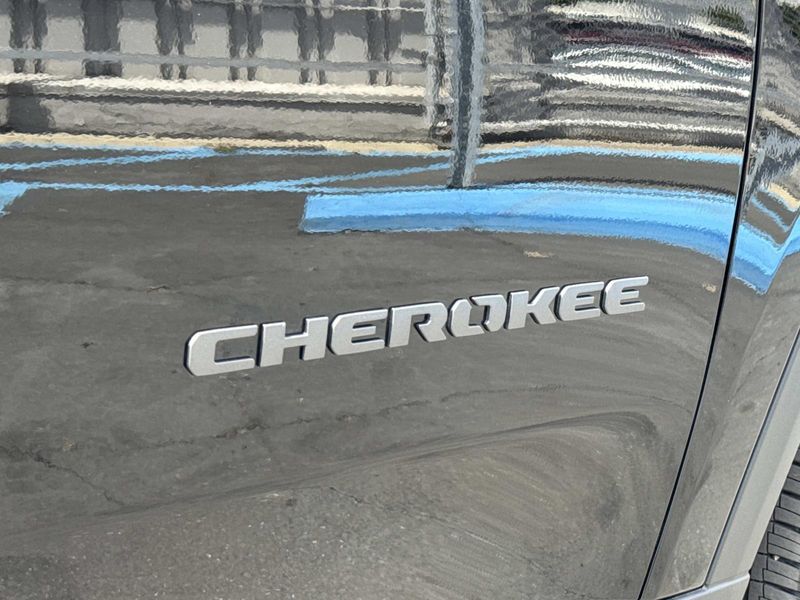 New 2026 Jeep Cherokee Limited 4x4