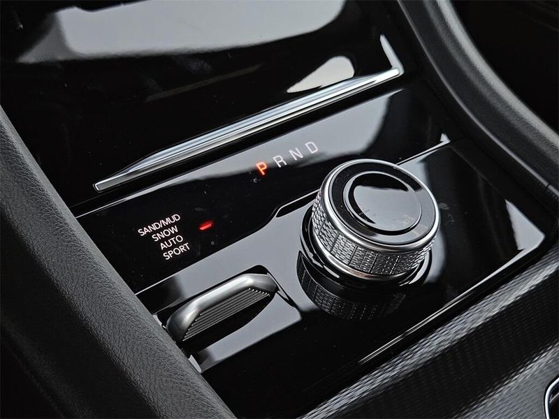 2025 Jeep Grand Cherokee L Limited 4x4Image 19