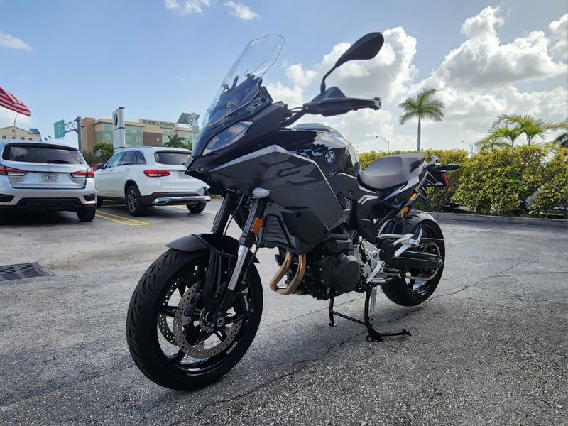 2026 BMW F 900 XRImage 3