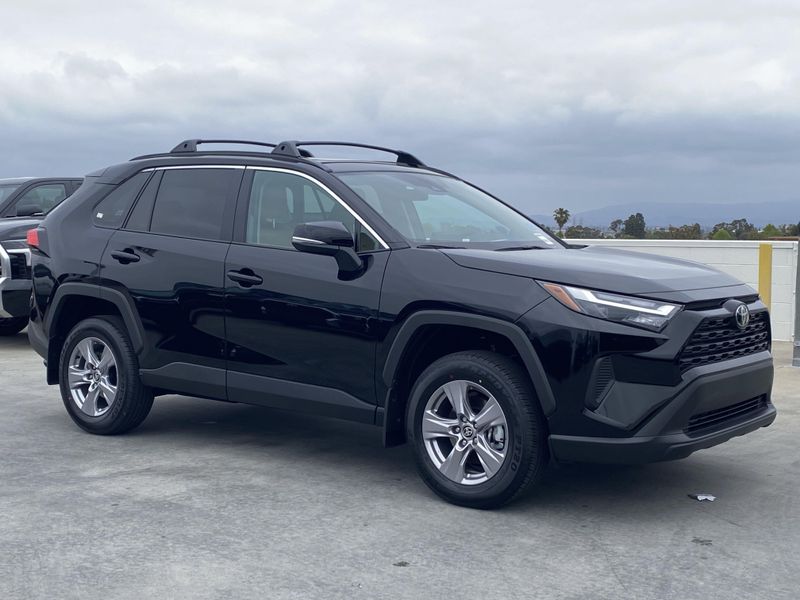 2025 Toyota RAV4 XLEImage 2