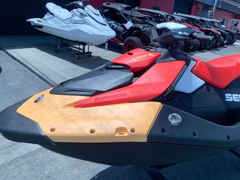 New 2024 Sea-Doo SPARK FOR 3 90 CONVENIENCE PACKAGE Image 15