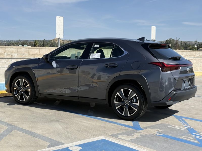 New 2026 Lexus UX 300hImage 9