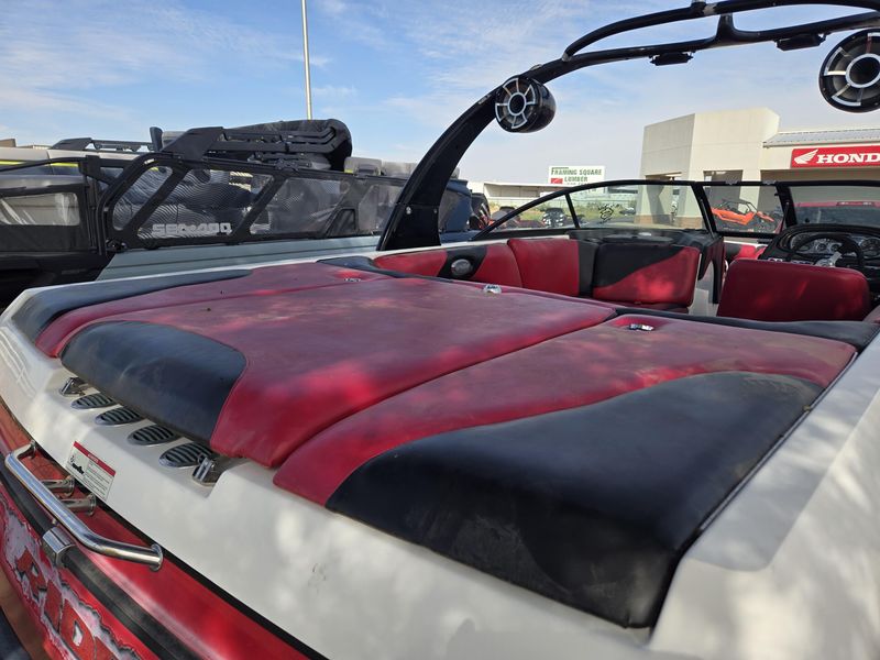 USED 2007 MALIBU 21 V RIDE Image 9