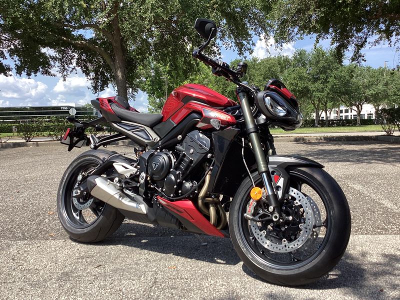 2025 Triumph Street Triple 765 RS