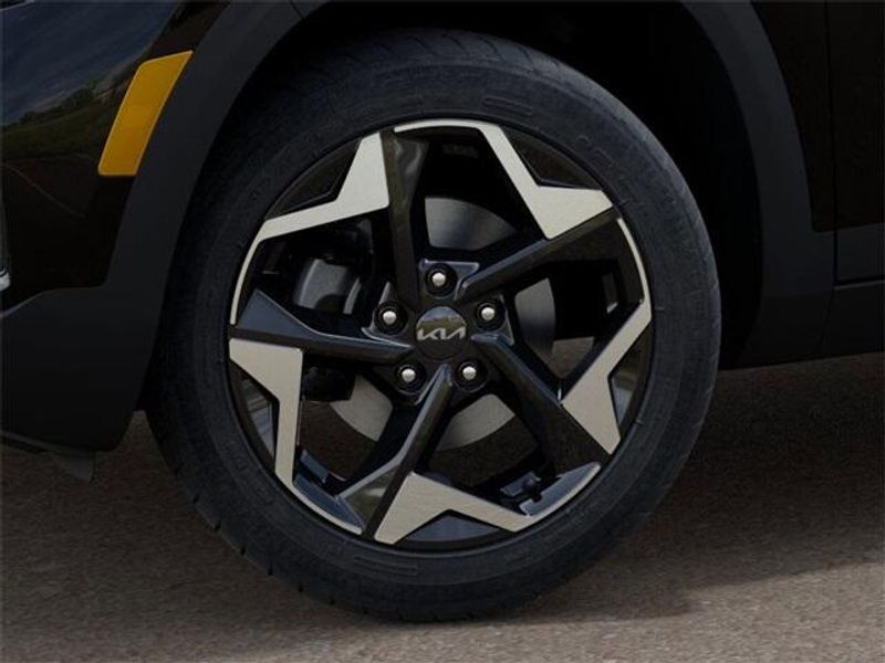 2025 Kia Seltos EXImage 9