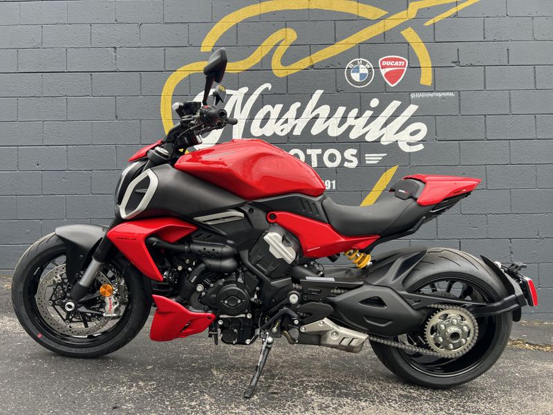 New 2025 Ducati DIAVEL V4 