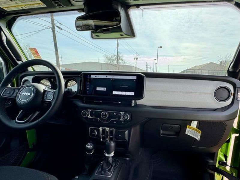 New 2026 Jeep Wrangler 4-door Sport SImage 13