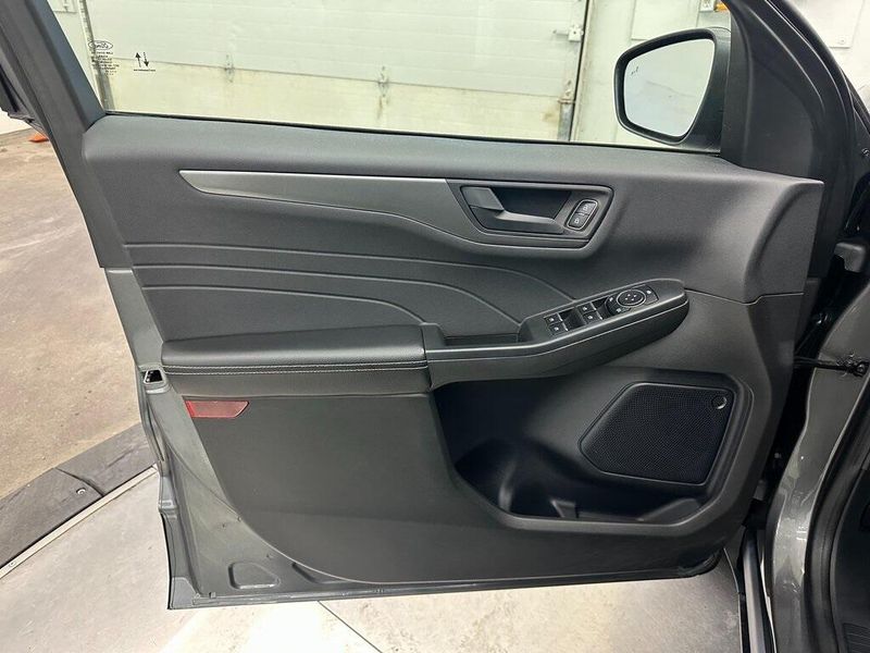 2024 Ford Escape ActiveImage 18
