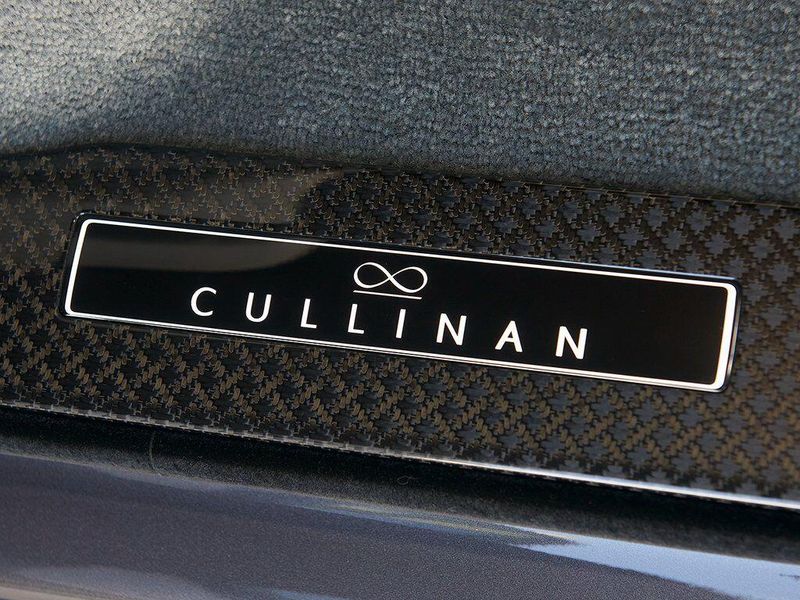 New 2026 Rolls-Royce Cullinan Black BadgeImage 26
