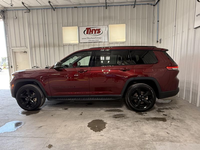 Used 2025 Jeep Grand Cherokee L LimitedImage 16