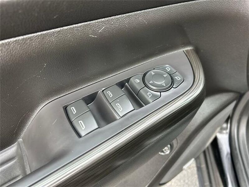 Used 2022 GMC Acadia SLTImage 21