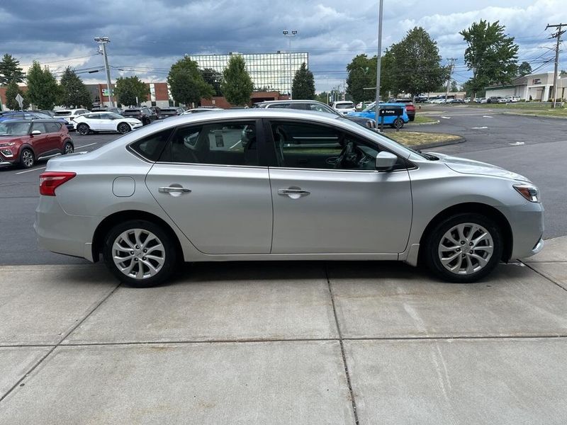2018 Nissan Sentra SVImage 4
