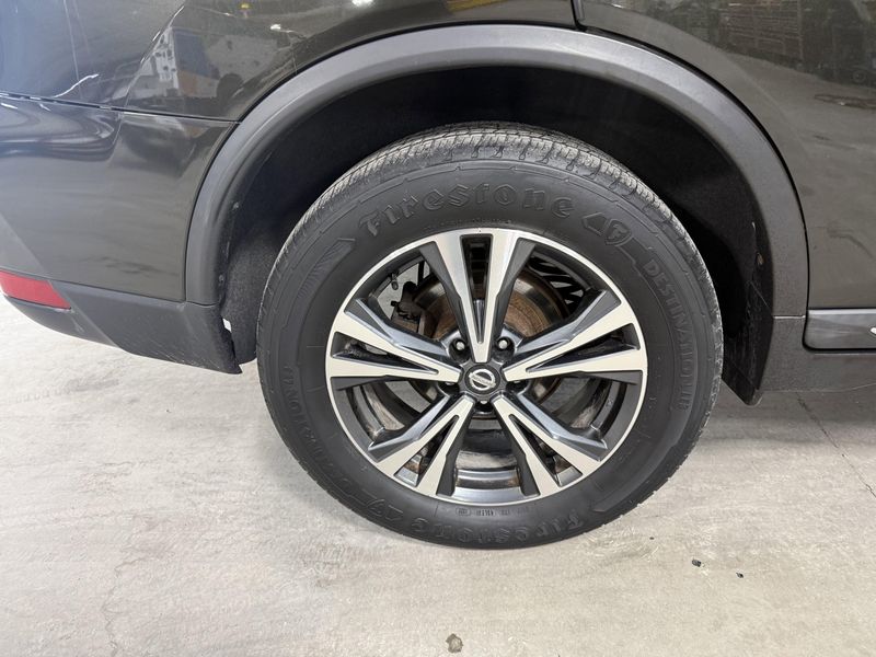 Used 2017 Nissan Rogue SLImage 9