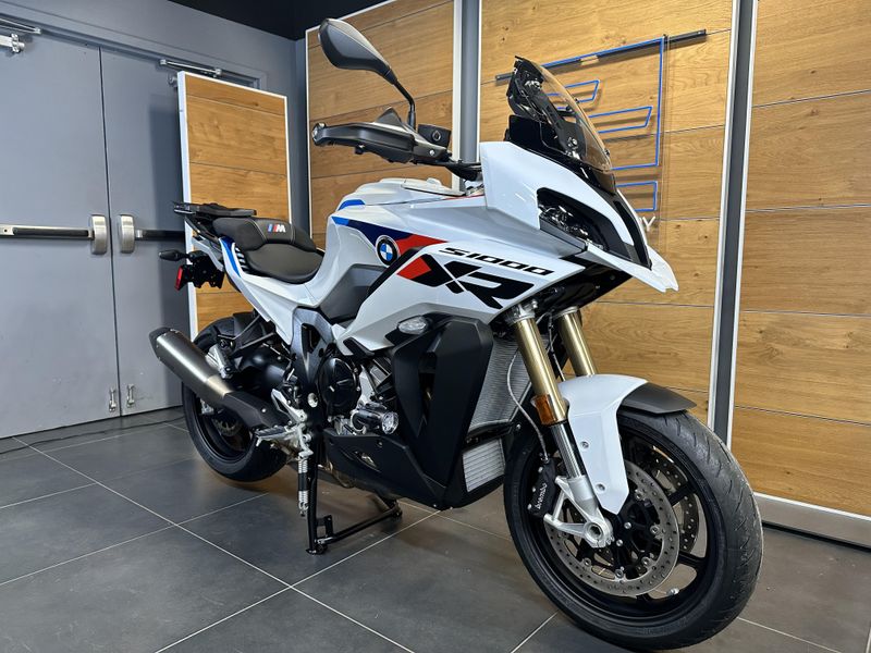 2025 BMW S 1000 XR Image 2