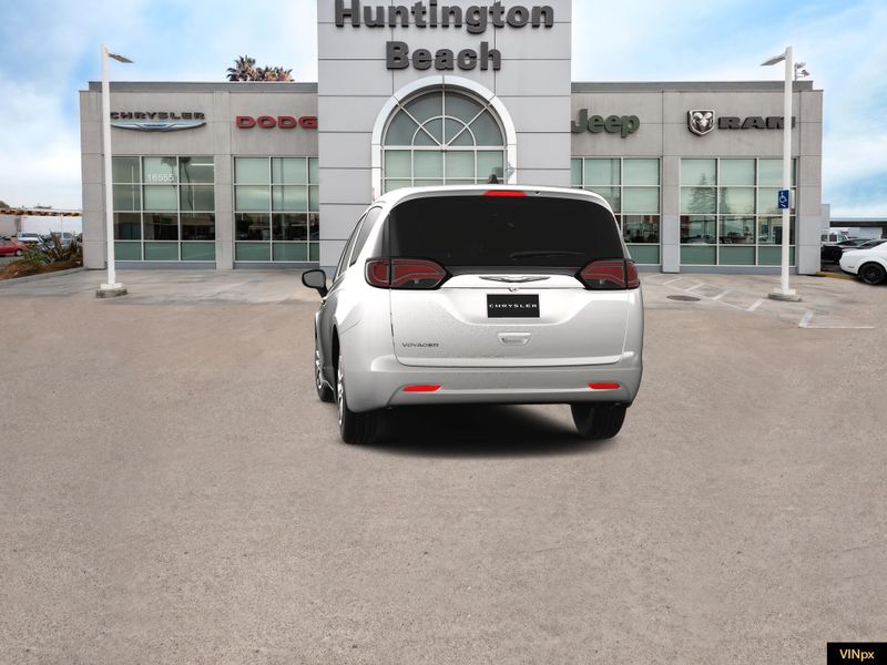 2025 Chrysler Voyager LX FWDImage 13