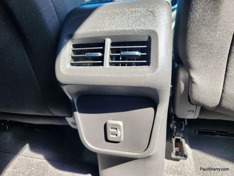 Used 2023 Chevrolet Equinox LT