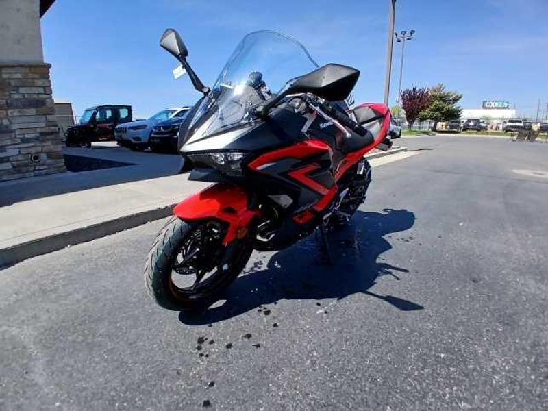 2025 Kawasaki NINJA 500 SE ABS 
