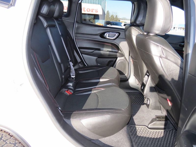 Used 2025 Jeep Compass Trailhawk 4x4 4dr SUVImage 10