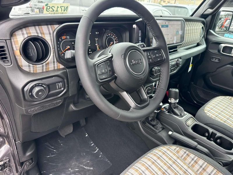 New 2026 Jeep Wrangler 4-door 85th Anniversary Edition