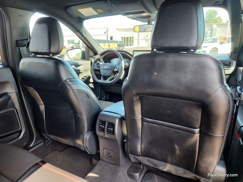 2024 Ford Escape ST-Line photo 40