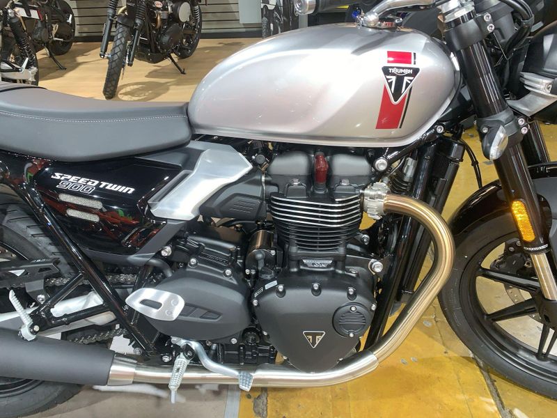 New 2025 Triumph SPEED TWIN 900 Image 13