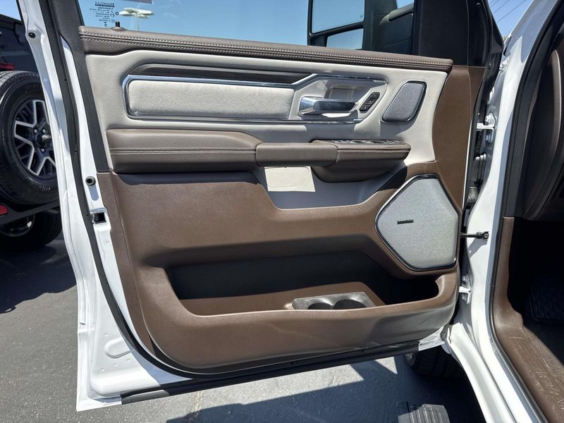 New 2026 RAM 1500 Laramie Crew Cab 4x4 6'4' Box