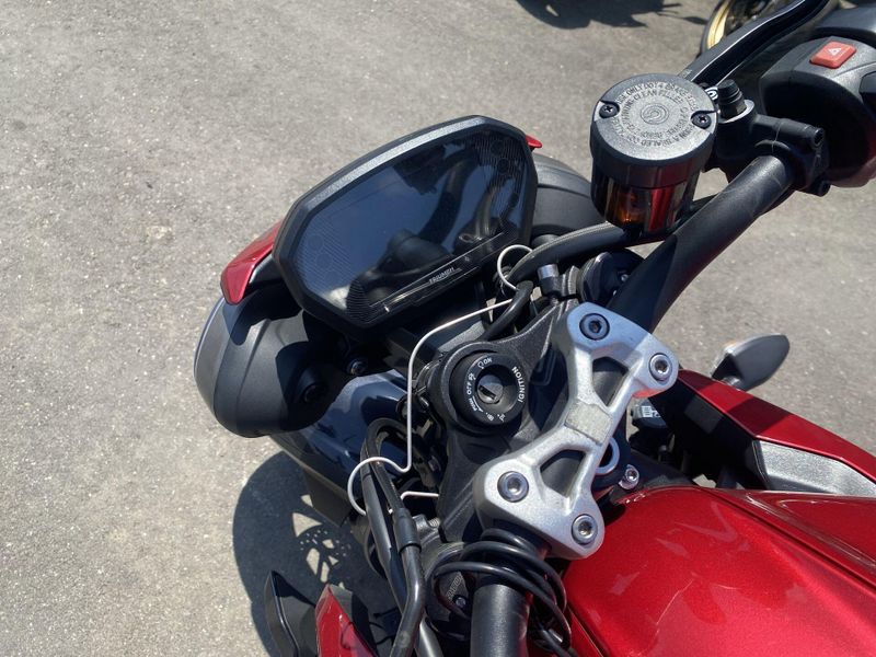 Used 2024 Triumph Street Triple 765 RS Image 18