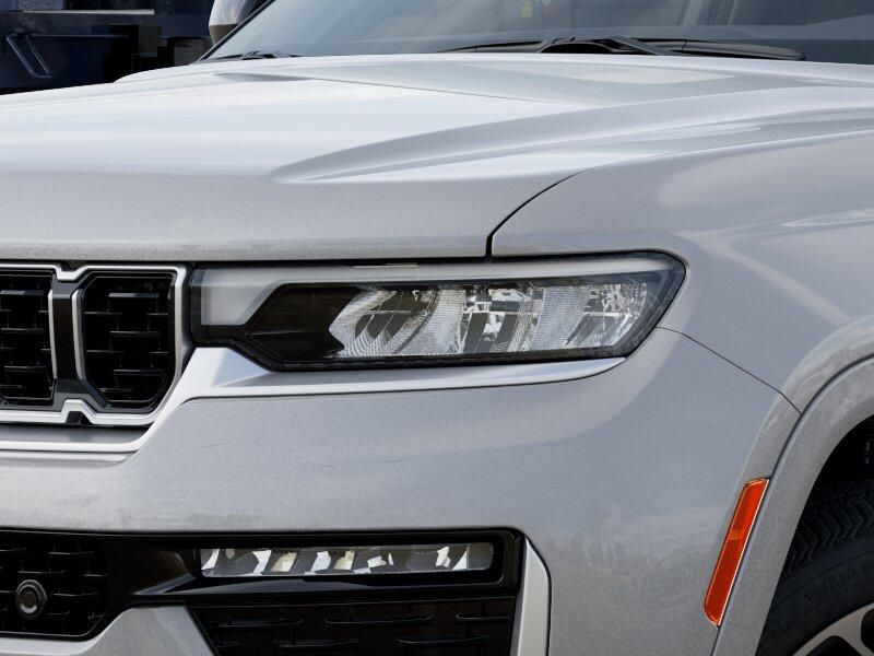 New 2026 Jeep Grand Cherokee SummitImage 6