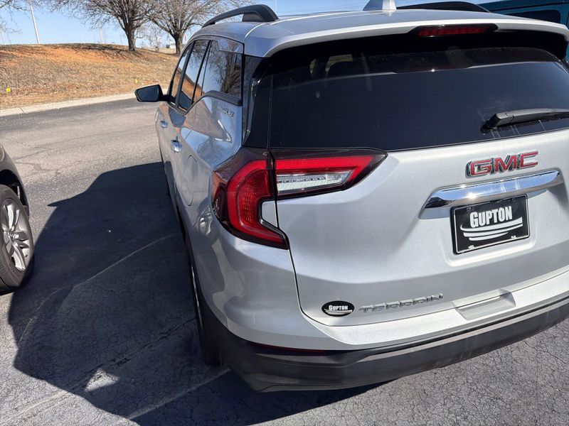 Used 2022 GMC Terrain SLEImage 10