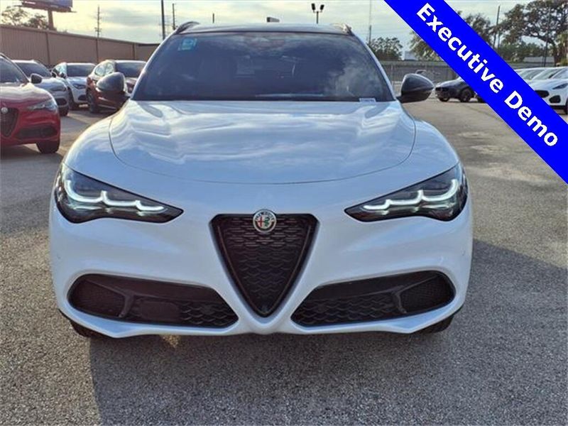 2025 Alfa Romeo Stelvio AwdImage 4