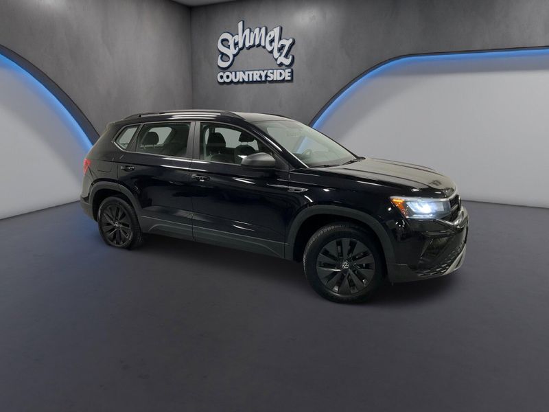 Used 2022 Volkswagen Taos S 4-Motion AWDImage 2