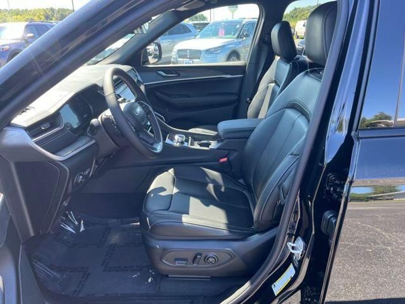 2025 Jeep Grand Cherokee Limited2025 Jeep Grand Cherokee L Limited 4x4