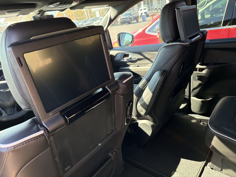New 2026 Chrysler Pacifica LimitedImage 19