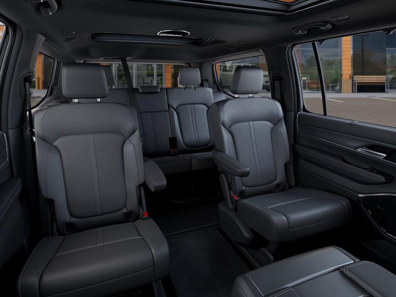2026 Jeep Grand Wagoneer Limited Reserve 4x4Image 15