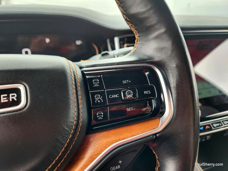 2022 Jeep Grand Wagoneer Series III