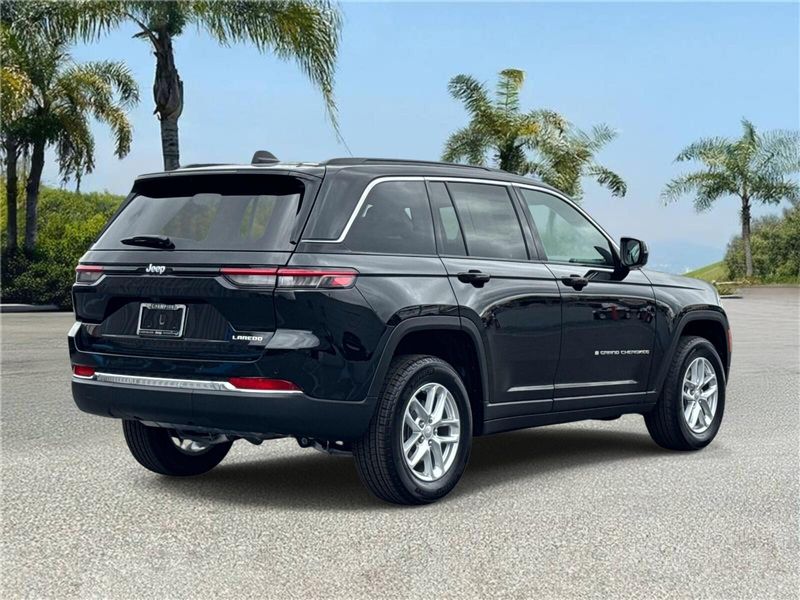 New 2026 Jeep Grand Cherokee Laredo 4x2