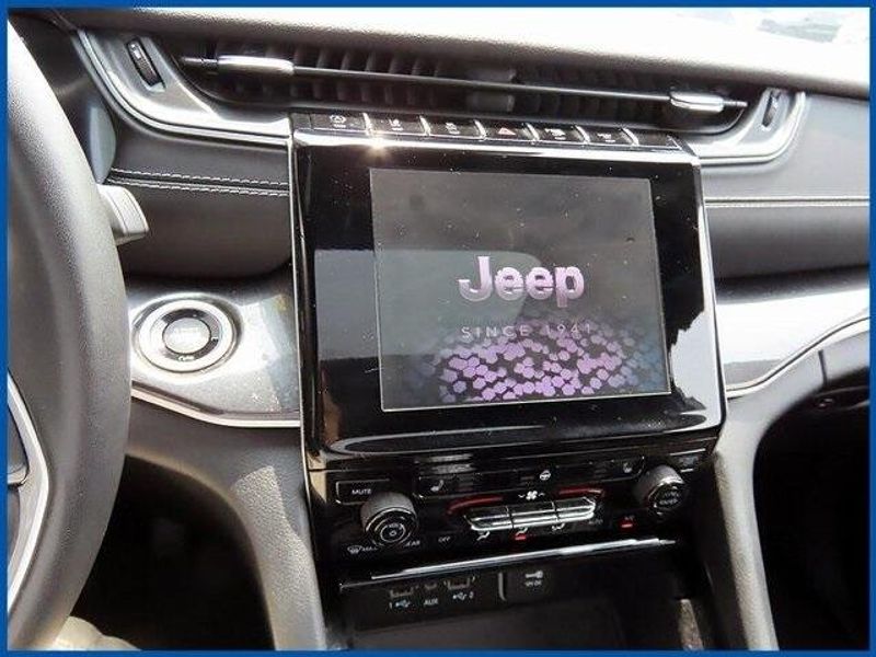 Used 2022 Jeep Grand Cherokee L AltitudeImage 17
