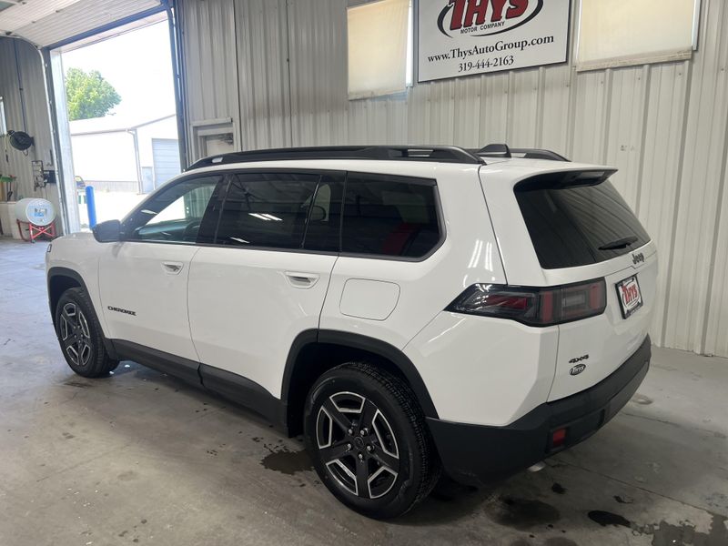 New 2026 Jeep Cherokee Laredo 4x4Image 14