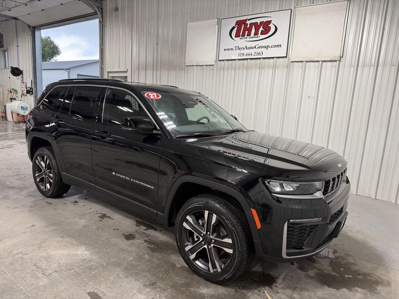 New 2027 Jeep Grand Cherokee Limited 4x4Image 1