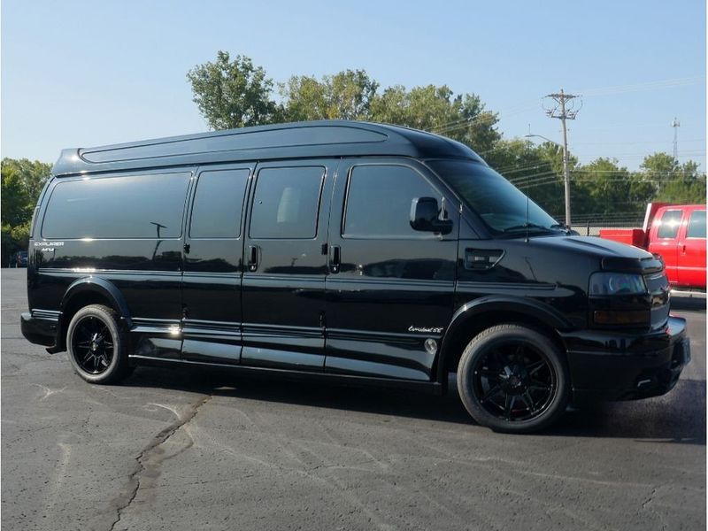 2018 Chevrolet Express 2500 Image 9