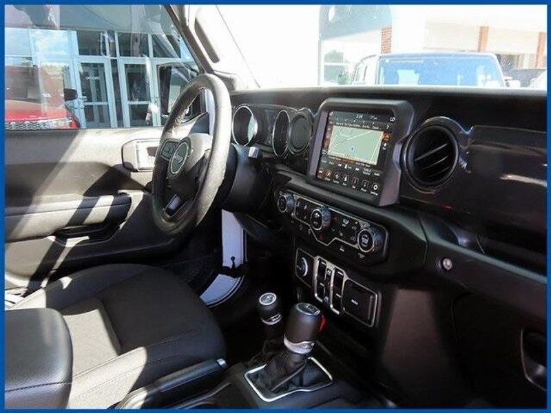 2022 Jeep Gladiator Altitude photo 8
