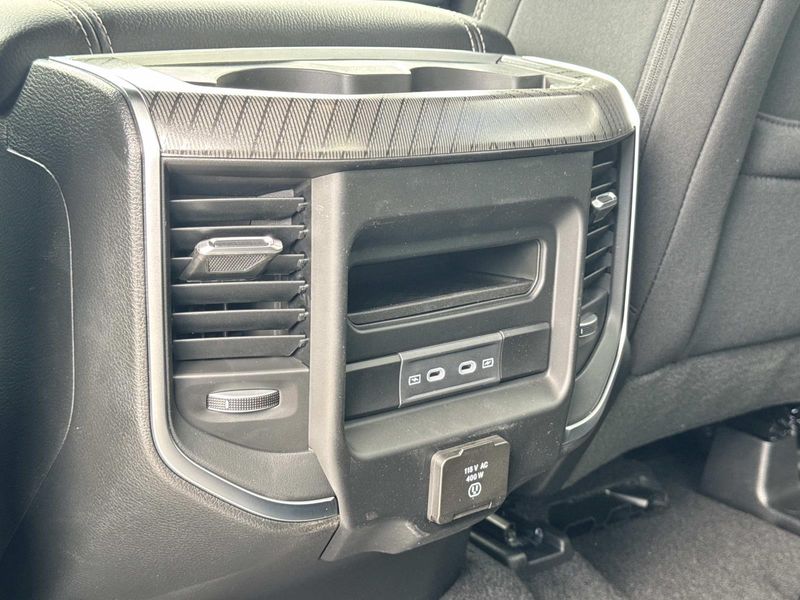 New 2026 RAM 1500 Big Horn Crew Cab 4x2 5'7' Box