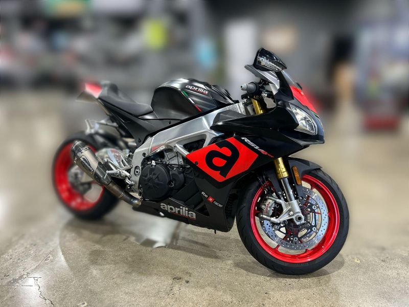 Used 2018 Aprilia RSV4 RF Image 11