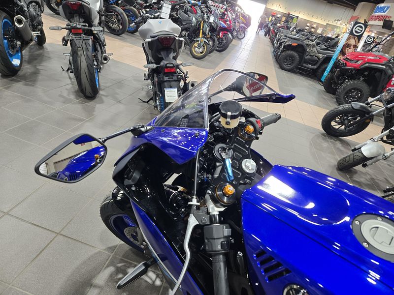 2025 Yamaha YZFR7 TEAM BLUE Image 14