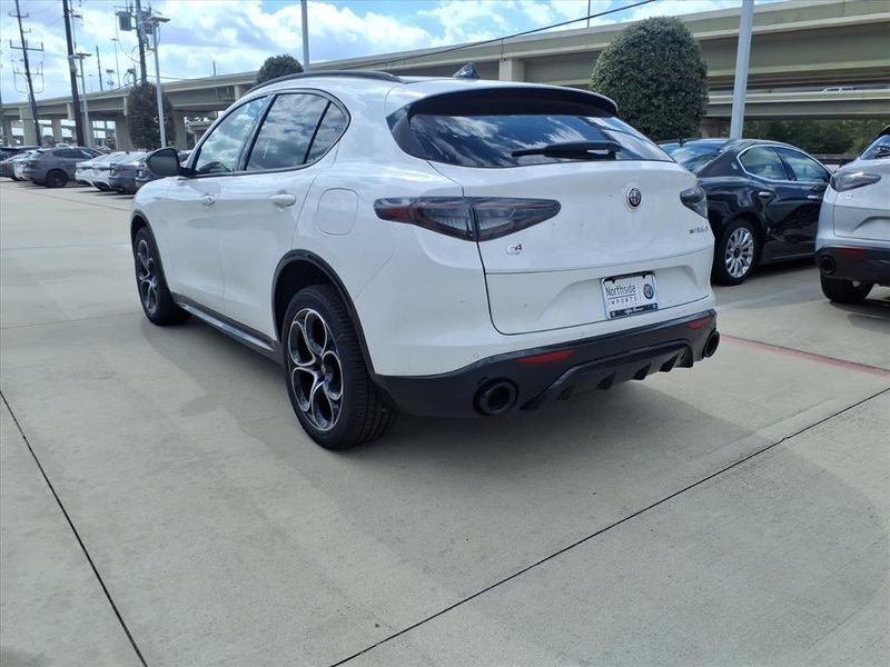 New 2025 Alfa Romeo Stelvio AwdImage 9