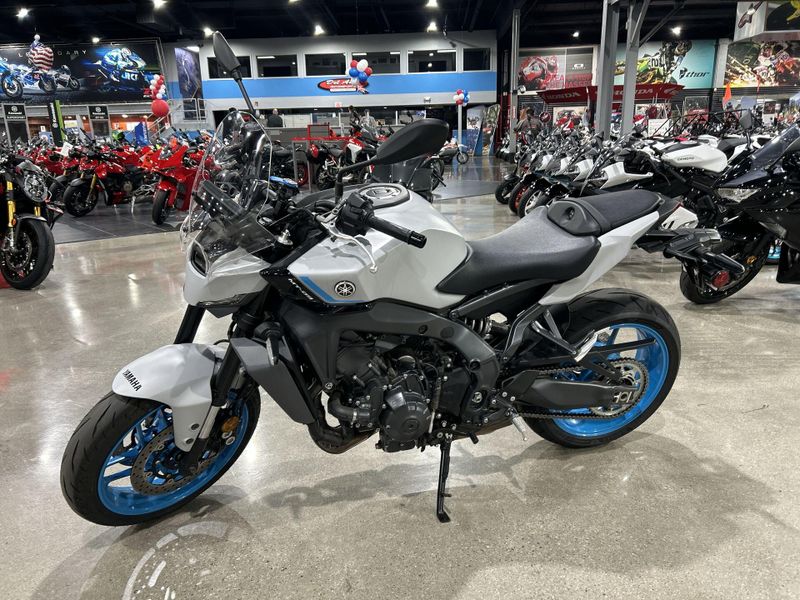 Used 2025 Yamaha MT-09 Image 22