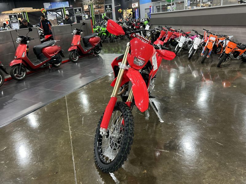 2025 Honda CRF450X  in a RED exterior color. Del Amo Motorsports of Redondo Beach (424) 390-7811 delamomotorsports.com 