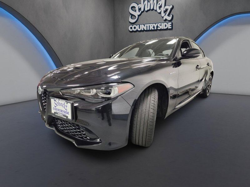Used 2025 Alfa Romeo Giulia Veloce Premium AWD w/SunroofImage 11