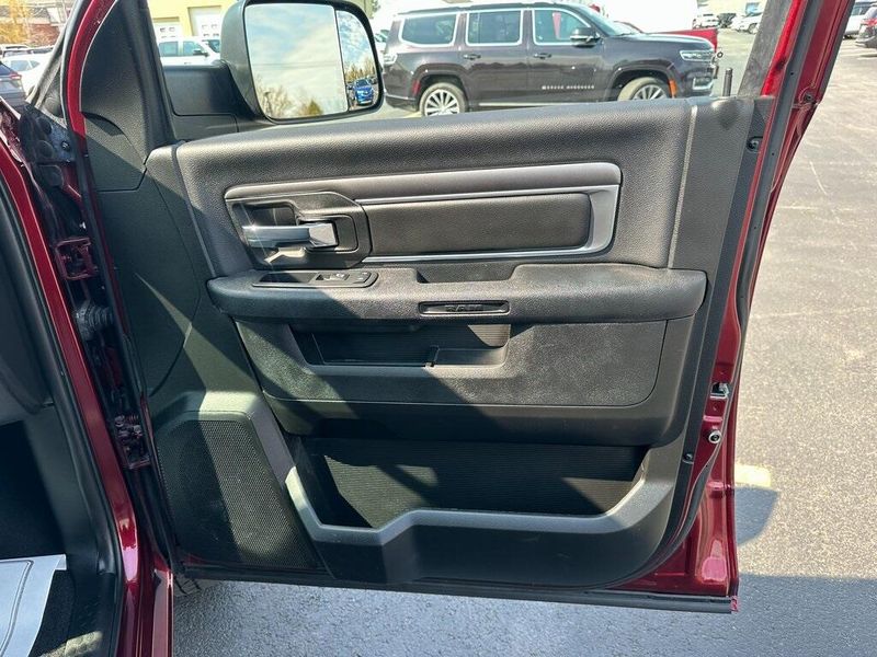 2021 RAM 1500 Classic WarlockImage 24